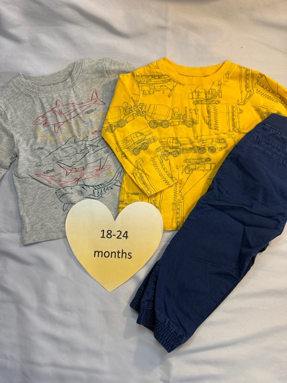GAP - Toddler kids 3 piece outfit/set. Size 18-24 months